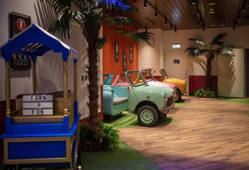Roaders Plus Hotel Taipei Station