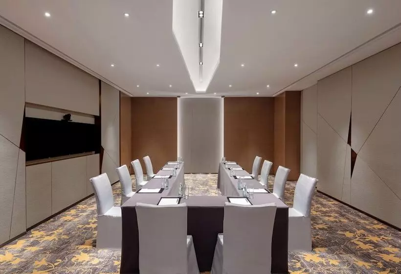 هتل Sheraton Hong Kong Tung Chung