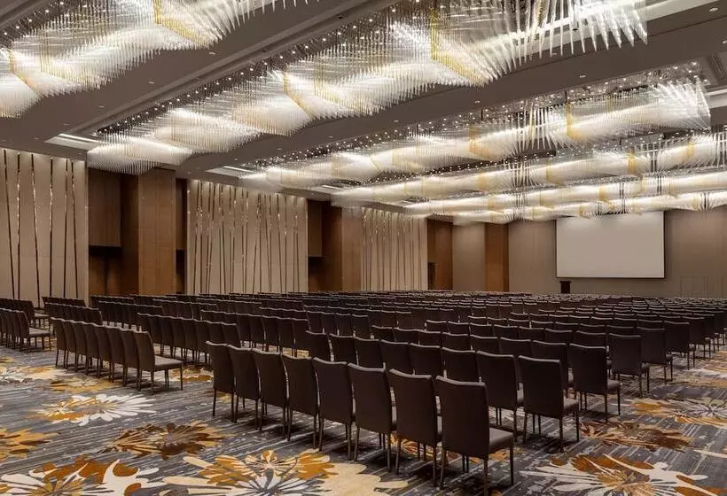 هتل Sheraton Hong Kong Tung Chung