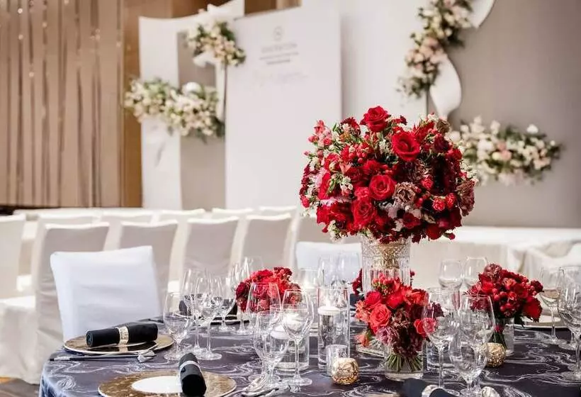 هتل Sheraton Hong Kong Tung Chung