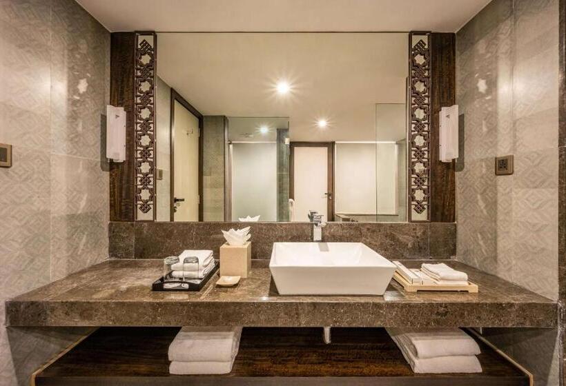 Hotel Silver Waves Resort & Spa Daman