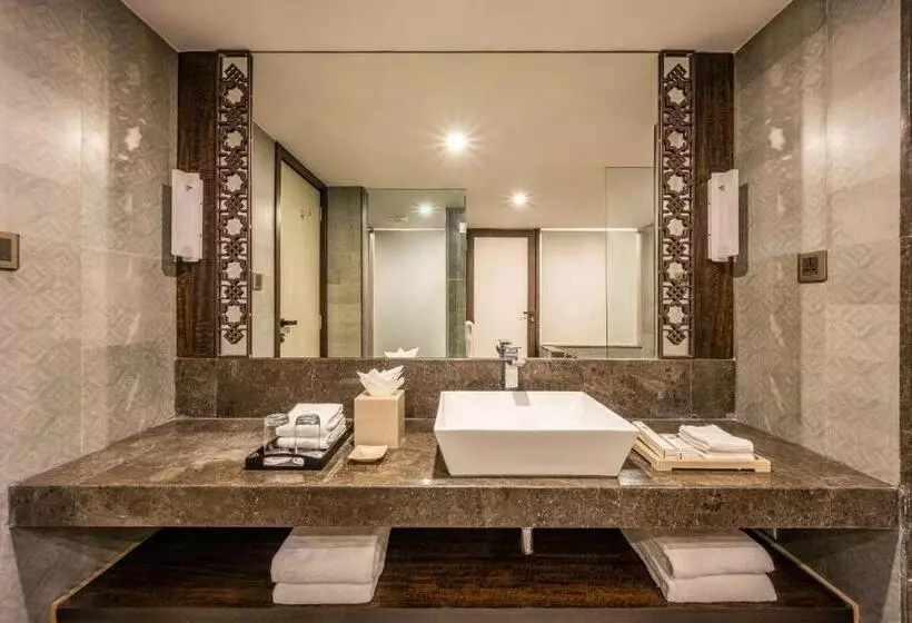 Hotelli Silver Waves Resort & Spa   Daman