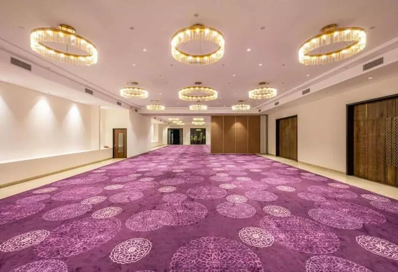 Hotelli Silver Waves Resort & Spa   Daman