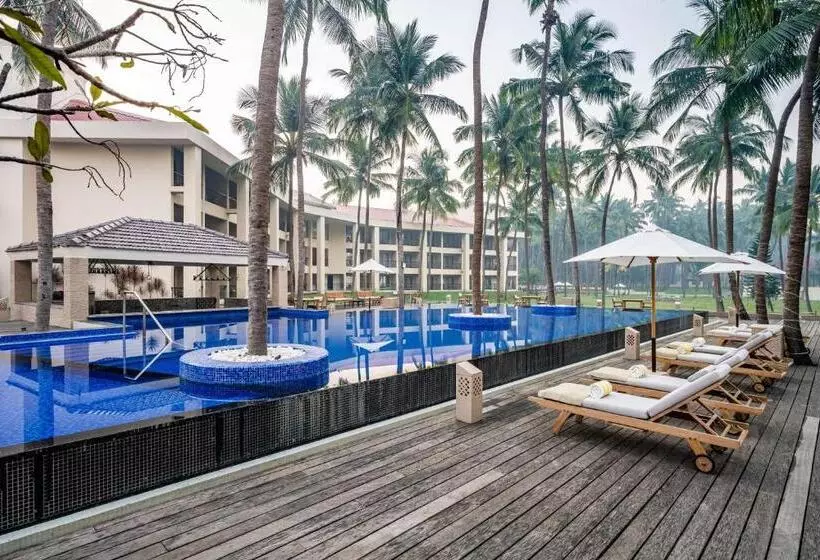 Hotelli Silver Waves Resort & Spa   Daman