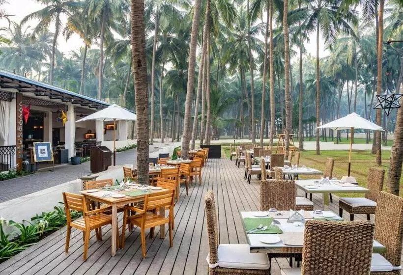 Hotelli Silver Waves Resort & Spa   Daman