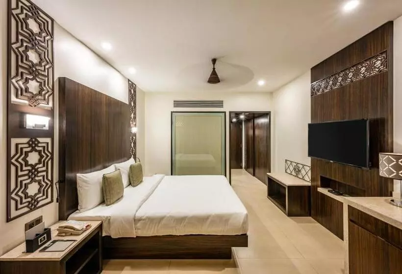 Hotelli Silver Waves Resort & Spa   Daman