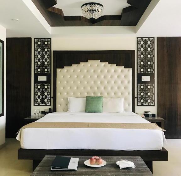 Hotel Silver Waves Resort & Spa Daman