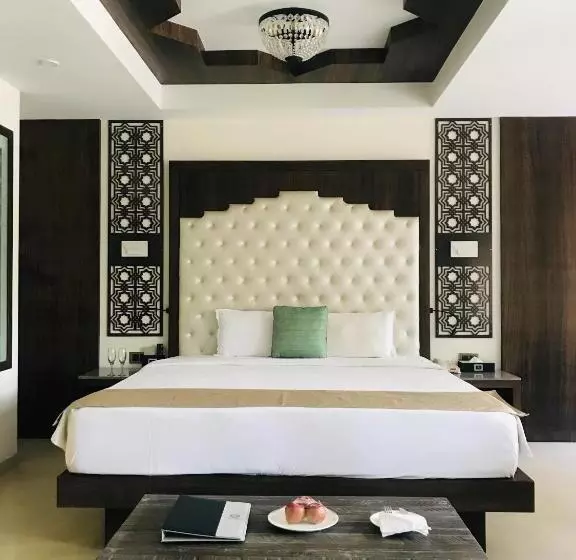 Hotelli Silver Waves Resort & Spa   Daman