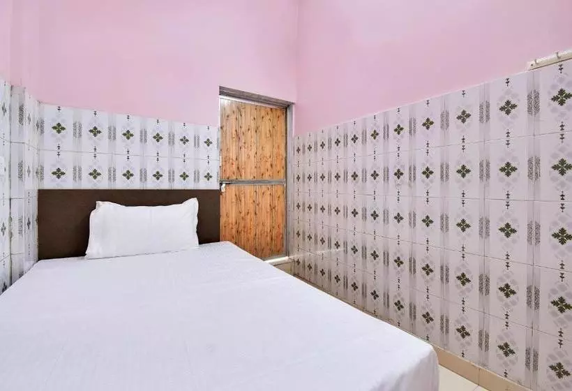 Hotelli Spot On 47639 Mahakal Lodge