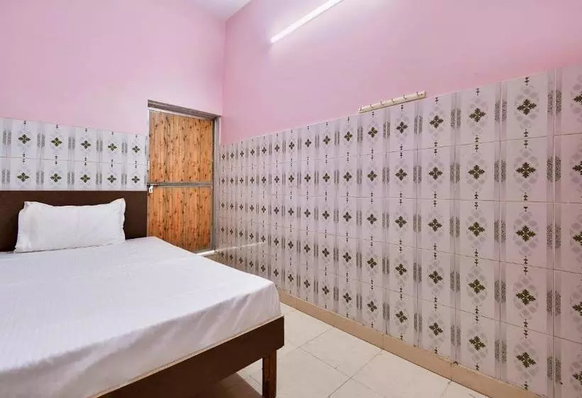 Hotelli Spot On 47639 Mahakal Lodge