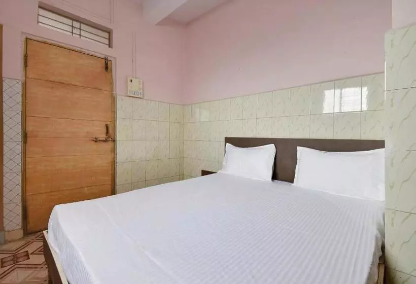 Hotelli Spot On 47639 Mahakal Lodge