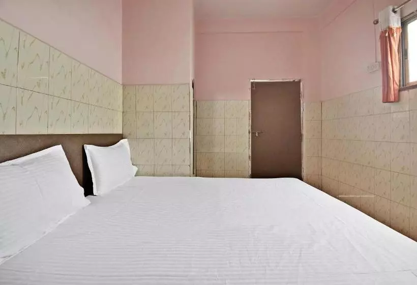 Hotelli Spot On 47639 Mahakal Lodge