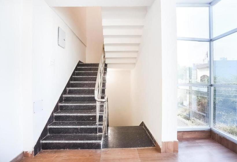 ホテル Spot On 75703  Rockford Inn