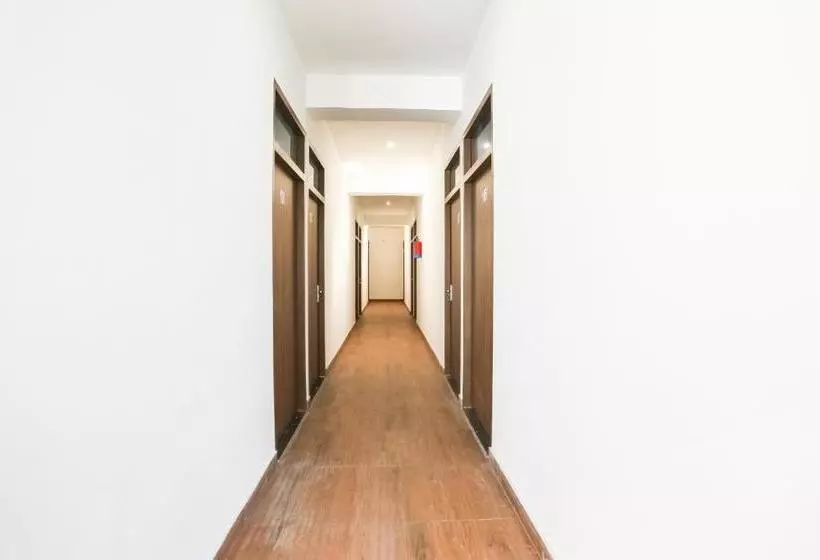 ホテル Spot On 75703  Rockford Inn