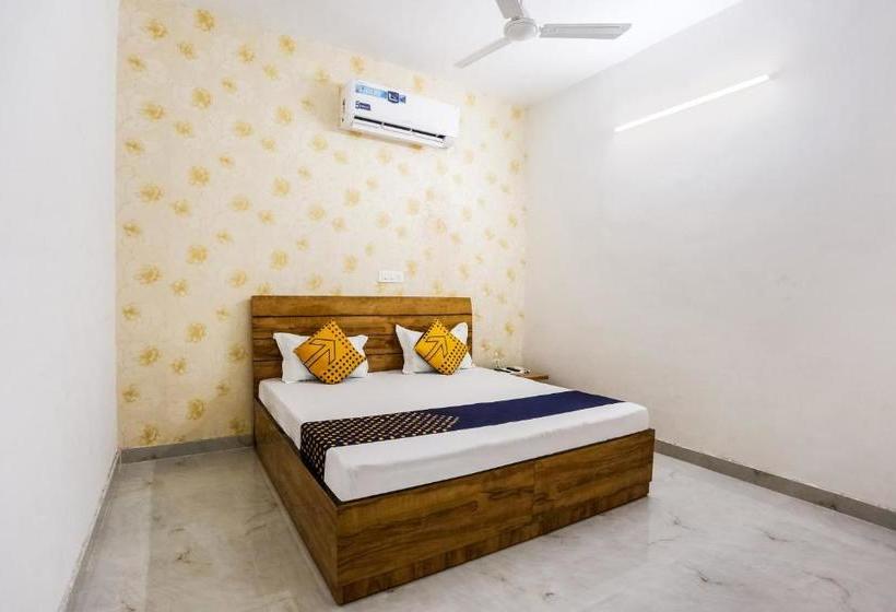 ホテル Spot On 75703  Rockford Inn