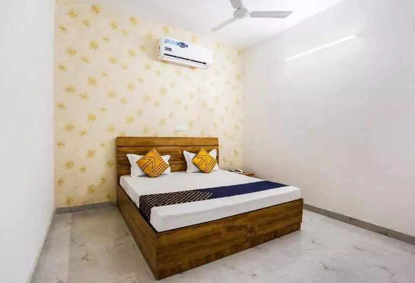 ホテル Spot On 75703  Rockford Inn