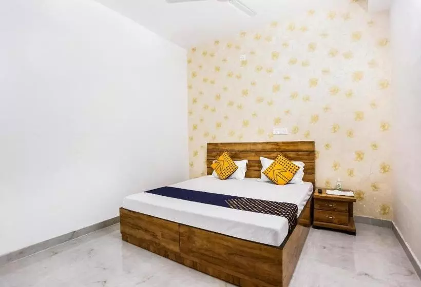 ホテル Spot On 75703  Rockford Inn