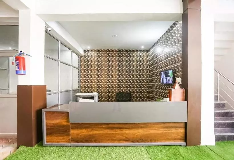 ホテル Spot On 75703  Rockford Inn