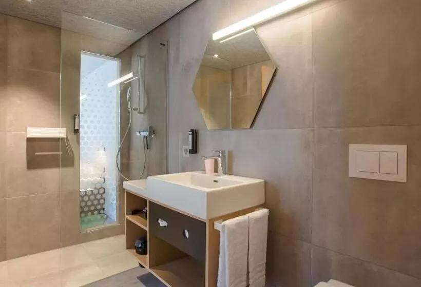 The Lab Hotel & Apartments