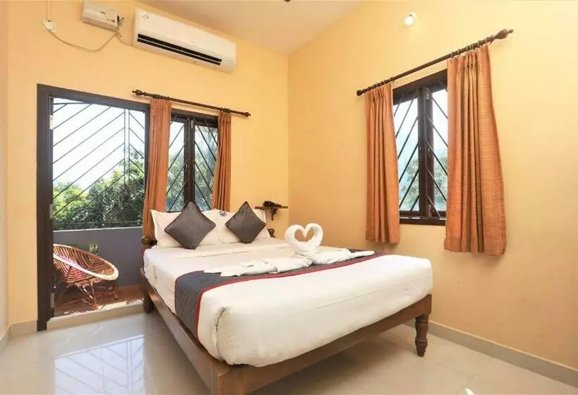 ホテル Castle Manor Auroville Beach