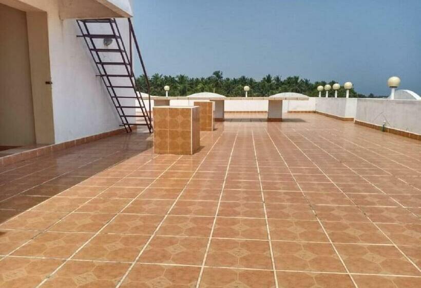 Отель Castle Manor   Auroville Beach