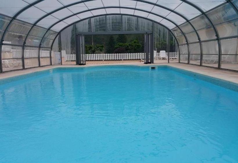 בית מלון כפרי Le Chalet