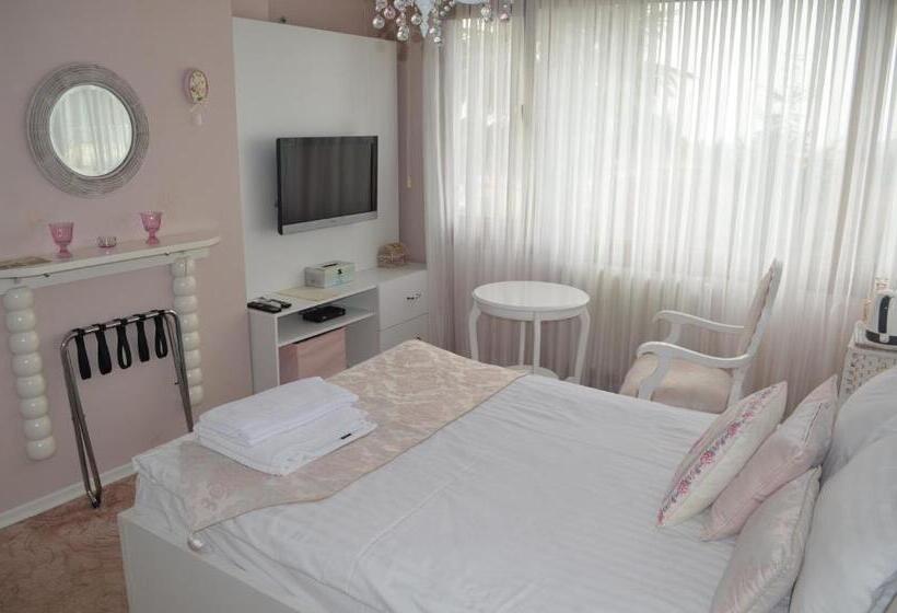 Отель Parla Viens Suites