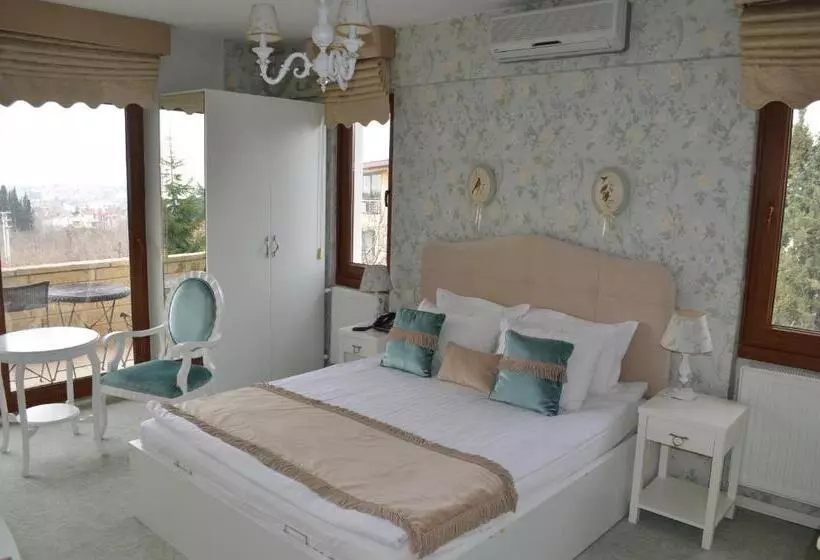 Hotelli Parla Viens Suites