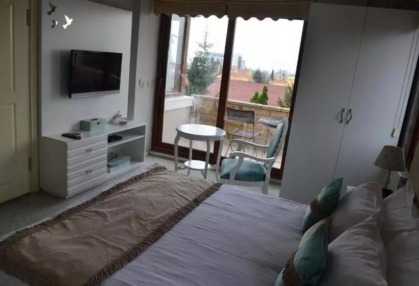 Hotelli Parla Viens Suites