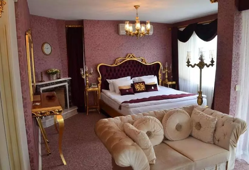 Hotelli Parla Viens Suites