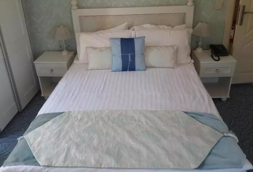 Hotelli Parla Viens Suites
