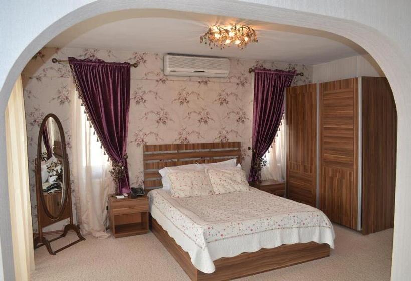 Отель Parla Viens Suites