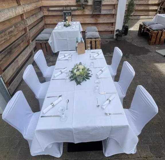 Hotelli Restaurant Goldenes Ross