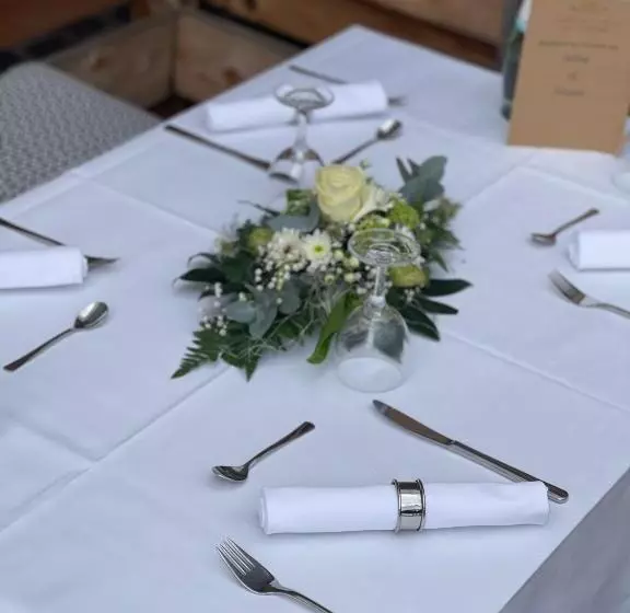 Hotelli Restaurant Goldenes Ross