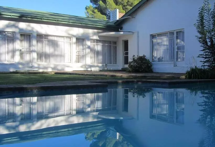 Hotelli Umtali Country Inn