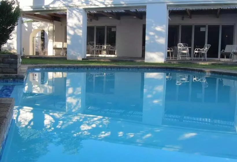 Hotelli Umtali Country Inn
