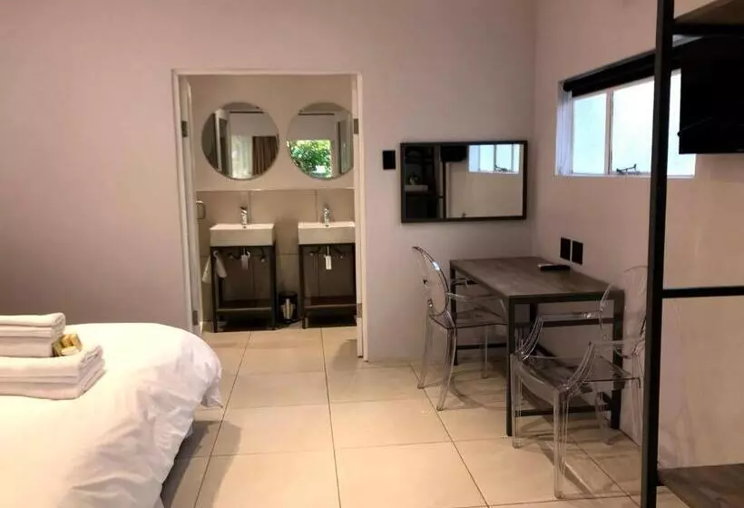 Hotelli Umtali Country Inn