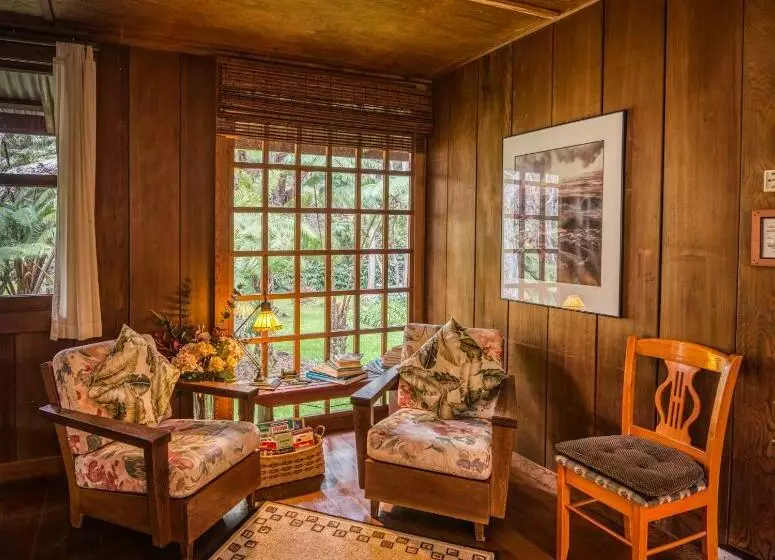 Majatalo Crater Rim Cabin