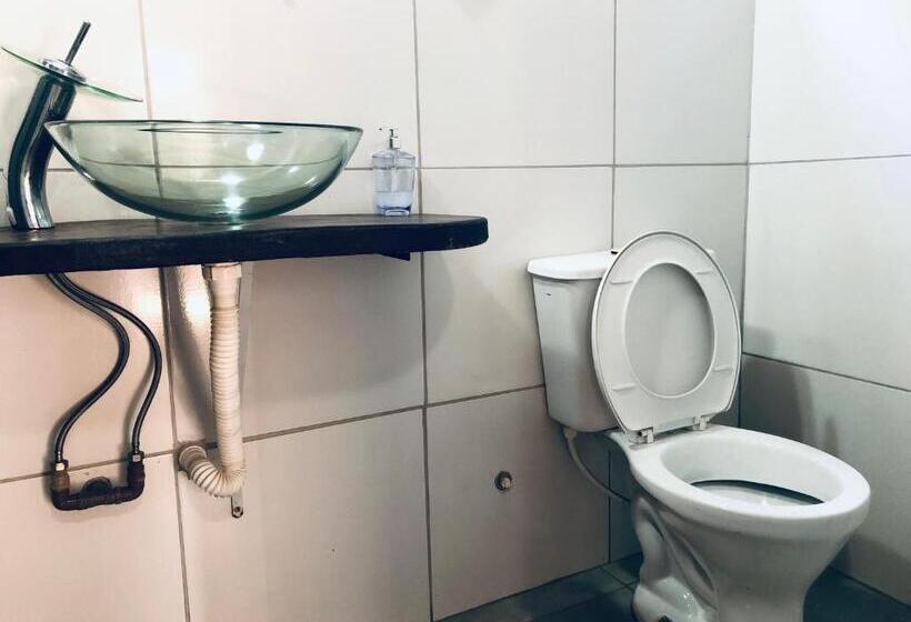 پانسیون Shanti Hospedaria Na Vila De São Jorge