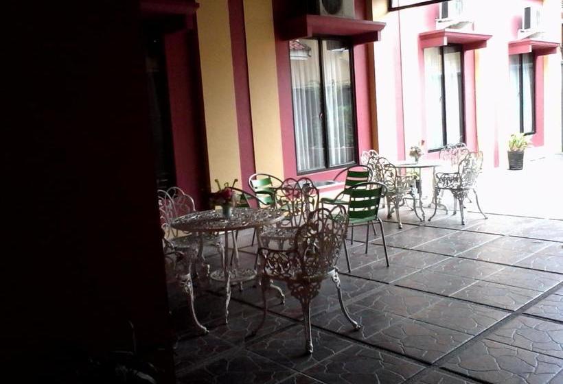 פנסיון Wisma Mutiara