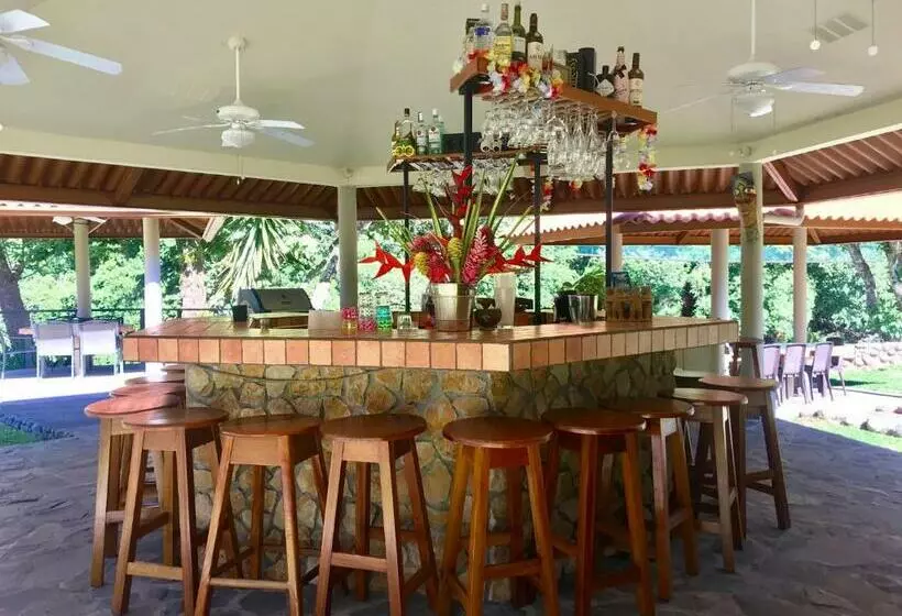リゾートホテル Cabanas Rio Encantado