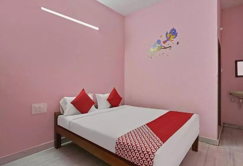 ホテル Oyo 30665 Sruan Inn