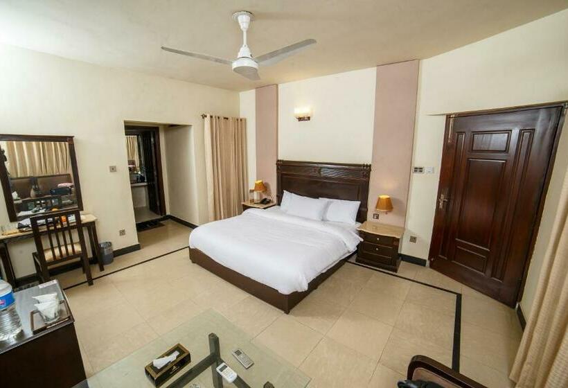 Pensió Shelton Accamodator