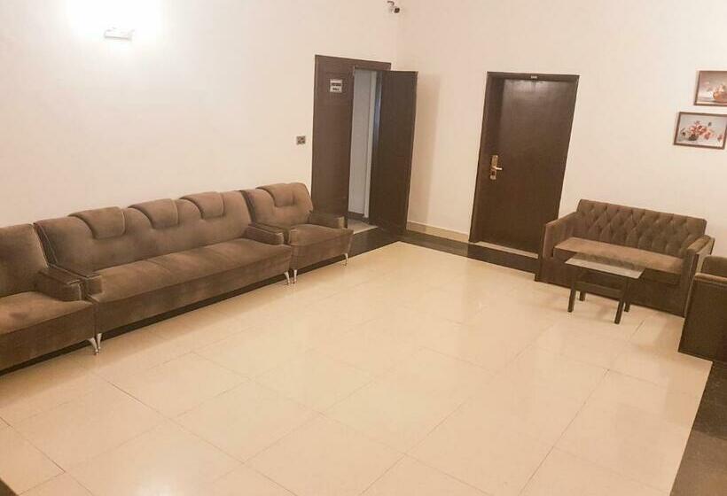 Pensió Shelton Accamodator