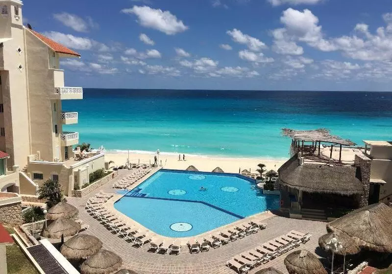 Cancun Plaza   Best Beach