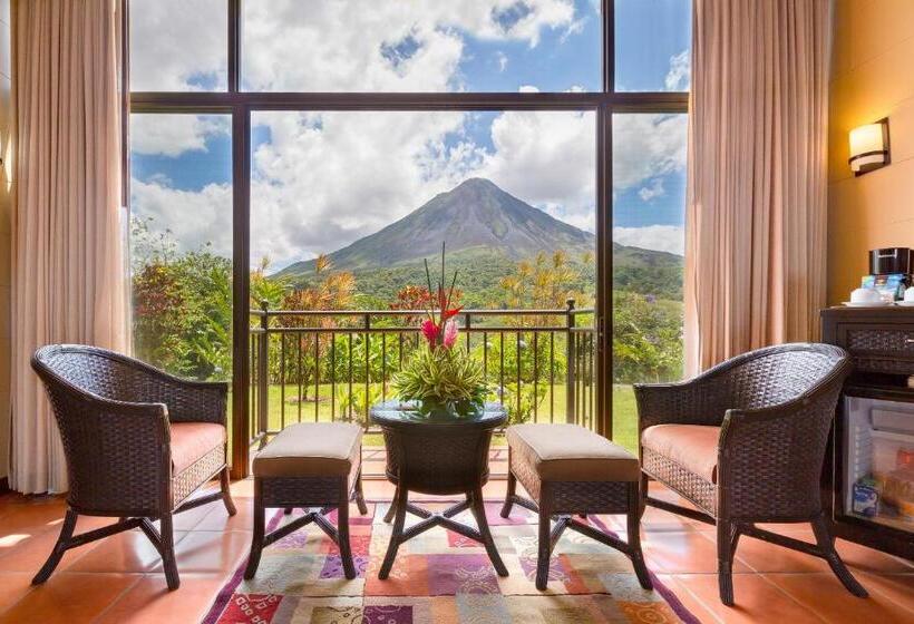 ホテル Arenal Kioro Suites & Spa