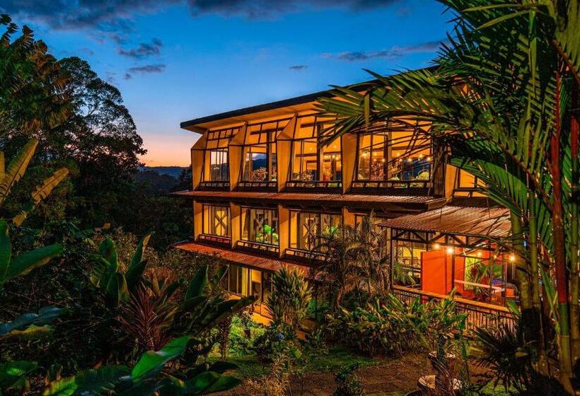 ホテル Arenal Kioro Suites & Spa