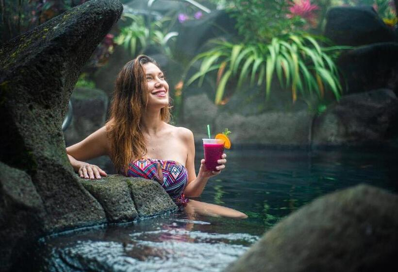 ホテル Arenal Kioro Suites & Spa