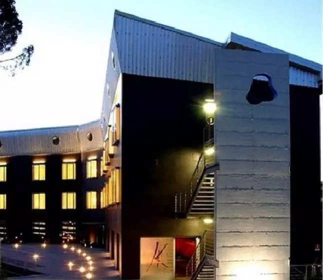 בית מלון כפרי Black