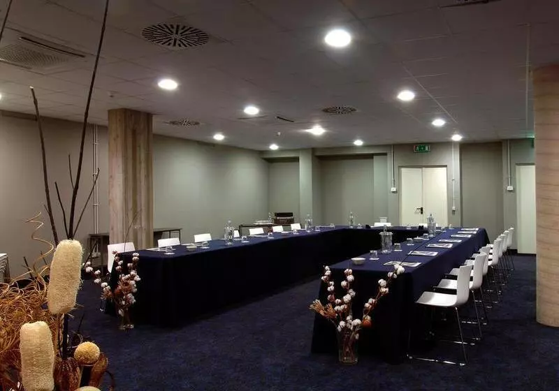 בית מלון כפרי Black